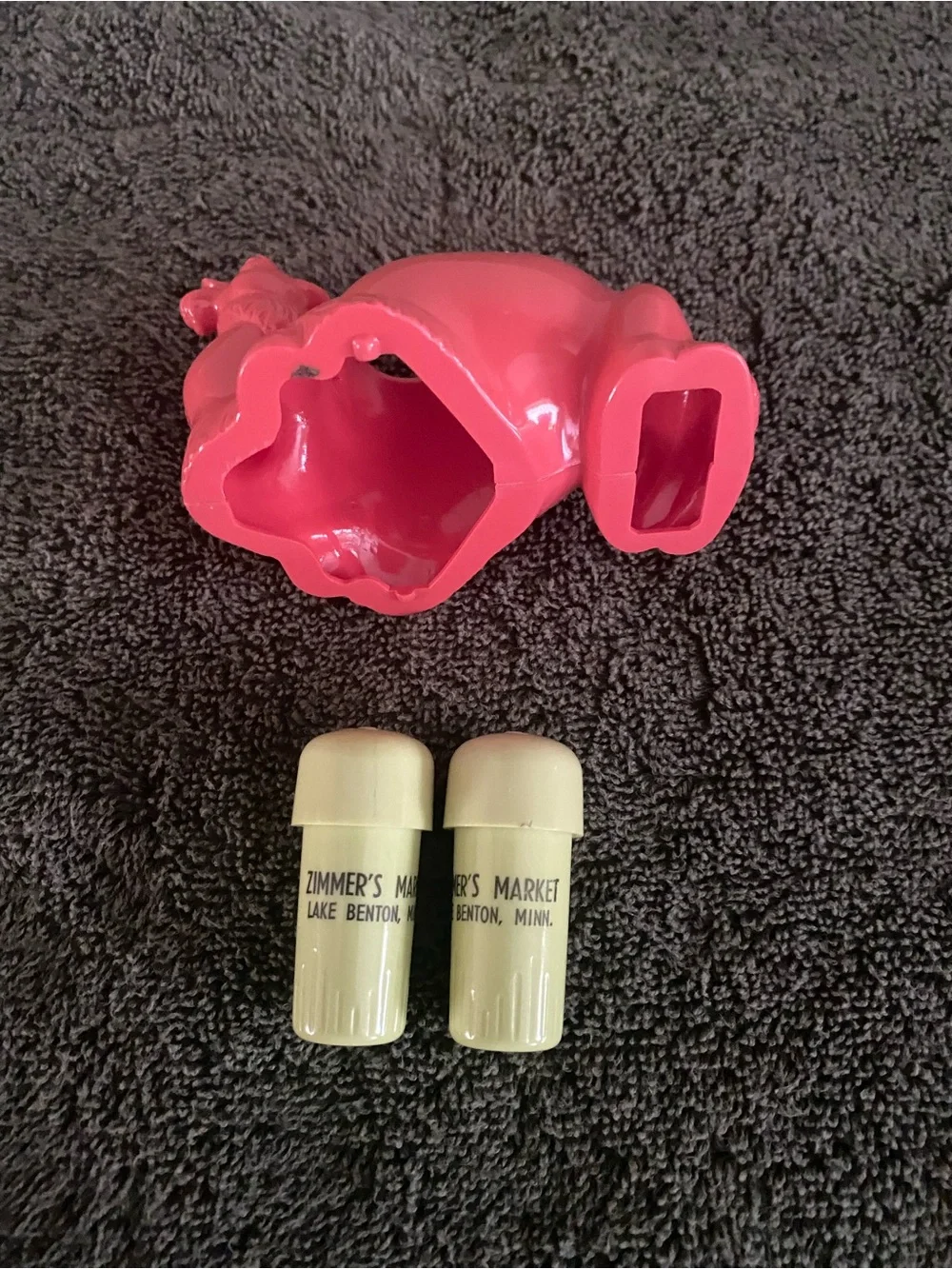 Vintage/Retro Zimmer’s Market Lake Benton Minn. Camel Salt & Pepper Shakers Set
